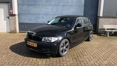 Zwart Gebruikt 2011 BMW 116 Hatchback | € 4.450 (Eerlijke prijs)