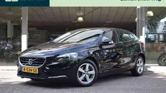 Zwart Gebruikt 2015 Volvo V40 Kinetic Stationwagen | € 13.495 (Eerlijke prijs)