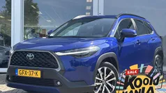 Blauw, metallic lak Gebruikt 2024 Toyota Corolla Cross SUV | € 34.900 (Eerlijke prijs)