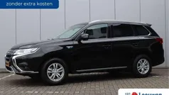 Zwart Gebruikt 2020 Mitsubishi Outlander SUV | € 23.995 (Goede deal)