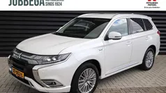 Wit Gebruikt 2019 Mitsubishi Outlander P-HEV Intense SUV | € 19.995 (Eerlijke prijs)