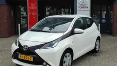 Wit Gebruikt 2017 Toyota Aygo X-play Hatchback | € 9.499 (Goede deal)