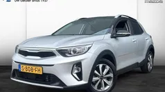 Grijs Gebruikt 2023 Kia Stonic SUV | € 25.945 (Eerlijke prijs)