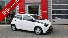 Wit Gebruikt 2021 Toyota Aygo Hatchback | € 11.900 (Eerlijke prijs)