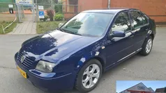 Blauw Gebruikt 2003 VW Bora Sportline Sedan | € 1.399 (Eerlijke prijs)