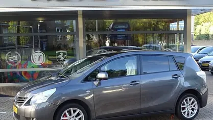 Grijs Gebruikt 2010 Toyota Verso MPV | € 7.495 (Eerlijke prijs)