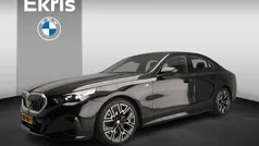 Zwart Gebruikt 2024 BMW 520 M Sport Sedan | € 67.900 (Eerlijke prijs)