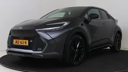 Zwart Occasion 2025 Toyota C-HR Edition SUV | € 43.945 (Eerlijke prijs)