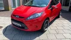 Rood Gebruikt 2009 Ford Fiesta Titanium Hatchback | € 3.845 (Goede deal)