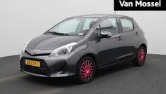 Grijs Gebruikt 2013 Toyota Yaris Hybrid Hatchback | € 11.900 (Eerlijke prijs)
