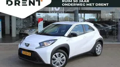 Gebruikt 2024 Toyota Aygo Play Hatchback | € 19.295 (Eerlijke prijs)