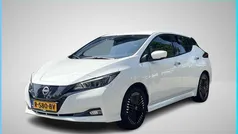 Blanc white & arctique black Gebruikt 2022 Nissan Leaf N-Connecta Hatchback | € 17.450 (Eerlijke prijs)