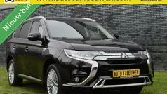Zwart Gebruikt 2019 Mitsubishi Outlander P-HEV SUV | € 23.920 (Eerlijke prijs)