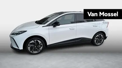 Wit Gebruikt 2023 MG MG4 EV Luxury Hatchback | € 23.495 (Eerlijke prijs)