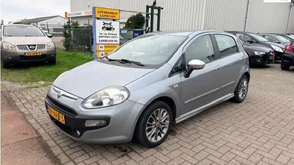 Hatchback Gebruikt 2010 Fiat Punto Evo Dynamic Hatchback | € 1.750 (Eerlijke prijs)