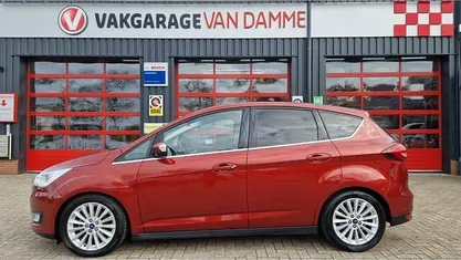 Rood Occasion 2017 Ford C-MAX Titanium MPV | € 9.950 (Eerlijke prijs)