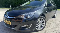 Zwart Gebruikt 2015 Opel Astra Edition Stationwagen | € 6.499 (Eerlijke prijs)