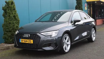Grijs Gebruikt 2023 Audi A3 Advanced Sedan | € 24.850 (Eerlijke prijs)