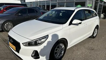Wit Gebruikt 2018 Hyundai i30 Comfort Stationwagen | € 10.690 (Eerlijke prijs)