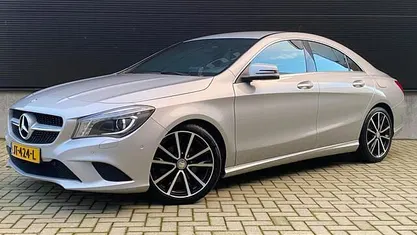 Grijs Occasion 2016 Mercedes CLA180 Sedan | € 15.750 (Eerlijke prijs)