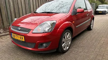 Oranje Gebruikt 2007 Ford Fiesta Futura Hatchback | € 1.650 (Eerlijke prijs)