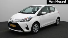 Wit Gebruikt 2020 Toyota Yaris Hybrid Active Hatchback | € 17.900 (Eerlijke prijs)