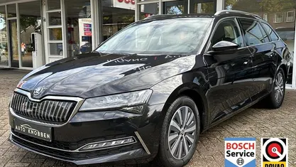 Zwart Gebruikt 2021 Skoda Superb Business Line Stationwagen | € 16.900 (Super prijs)