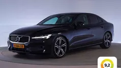 Zwart, metallic lak Gebruikt 2020 Volvo S60 R-Design Sedan | € 29.445 (Super prijs)