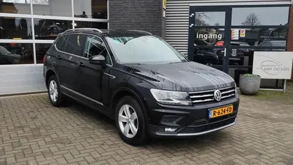 Zwart Gebruikt 2019 VW Tiguan Comfortline SUV | € 26.900 (Eerlijke prijs)