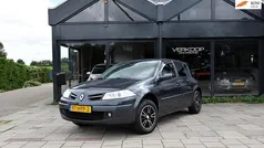 Grijs Gebruikt 2009 Renault Mégane III Business Hatchback | € 3.450 (Eerlijke prijs)