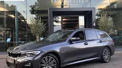 Grijs Gebruikt 2022 BMW 330 M Sport Stationwagen | € 38.750 (Eerlijke prijs)