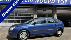 Blauw Gebruikt 2007 Ford Focus Ambiente Hatchback | € 1.949 (Eerlijke prijs)