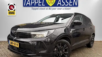 Zwart Occasion 2022 Opel Grandland X Ultimate SUV | € 21.850 (Eerlijke prijs)