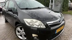 Zwart, metallic lak Gebruikt 2010 Toyota Auris Executive Hatchback | € 4.950 (Eerlijke prijs)