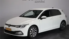 Wit Gebruikt 2022 VW Golf VIII Style Hatchback | € 26.495 (Goede deal)