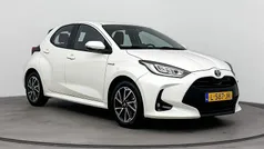 Wit Gebruikt 2021 Toyota Yaris Hybrid Hatchback | € 21.499 (Eerlijke prijs)