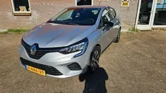 Grijs Gebruikt 2022 Renault Clio V Equilibre Hatchback | € 14.945 (Goede deal)