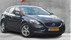 Blauw Gebruikt 2016 Volvo V40 Kinetic Stationwagen | € 11.999 (Eerlijke prijs)