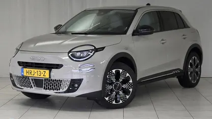 Gebruikt 2025 Fiat 600 La Prima SUV | € 26.700 (Goede deal)