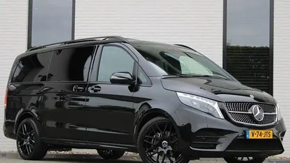 Gebruikt 2023 Mercedes V300 AMG MPV | € 69.950 (Eerlijke prijs)
