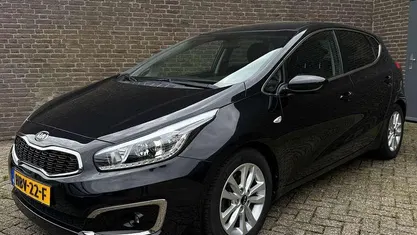 Zwart Gebruikt 2016 Kia Ceed Hatchback | € 12.940 (Eerlijke prijs)
