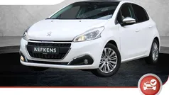 Wit Gebruikt 2019 Peugeot 208 Allure Hatchback | € 12.925 (Eerlijke prijs)