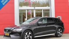 Gebruikt 2022 Volvo V60 CC Ultimate Stationwagen | € 45.950 (Eerlijke prijs)