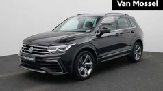 Zwart Gebruikt 2022 VW Tiguan R-line SUV | € 34.900 (Goede deal)