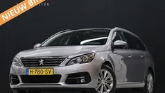 Grijs, metallic lak Gebruikt 2020 Peugeot 308 Premium Stationwagen | € 8.940 (Goede deal)