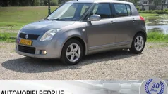 Grijs, metallic lak Gebruikt 2007 Suzuki Swift Hatchback | € 2.550 (Eerlijke prijs)