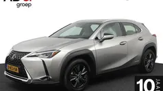 Grijs Gebruikt 2022 Lexus UX 250h Luxury Line SUV | € 29.950 (Goede deal)