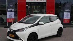 Gebruikt 2015 Toyota Aygo X-play Hatchback | € 7.390 (Eerlijke prijs)