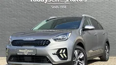 Grijs Gebruikt 2022 Kia Niro SUV | € 26.450 (Eerlijke prijs)