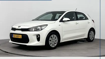 Wit Gebruikt 2017 Kia Rio Hatchback | € 12.400 (Eerlijke prijs)